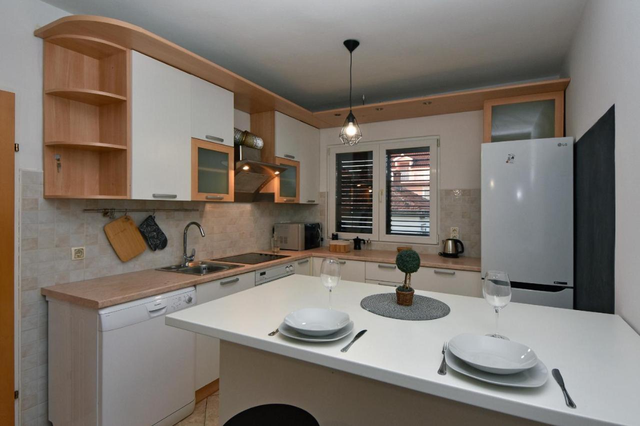 Family Apartment Sara Zadar Eksteriør bilde