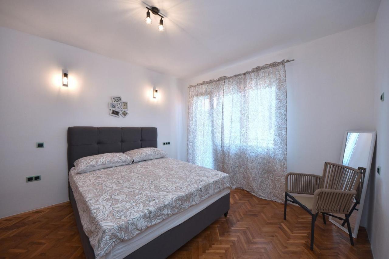 Family Apartment Sara Zadar Eksteriør bilde