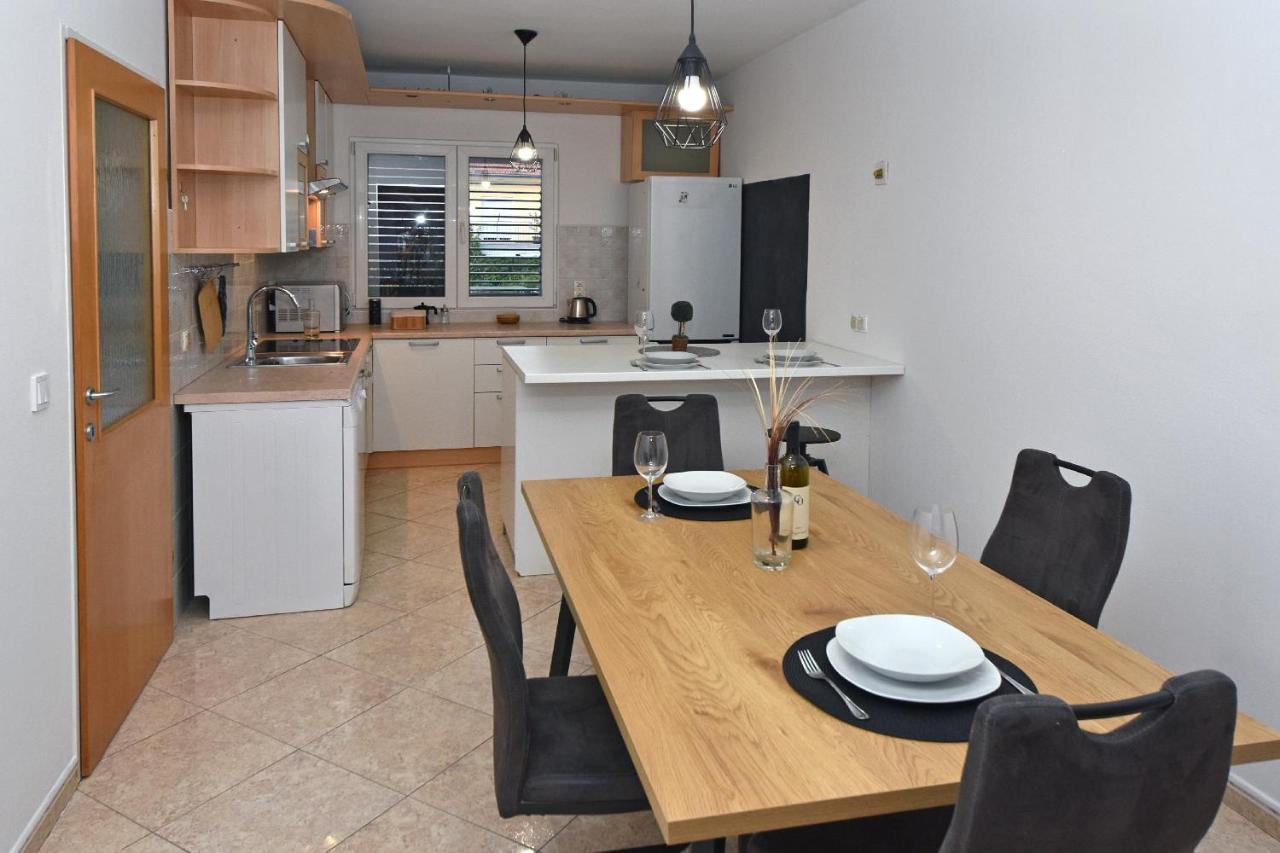 Family Apartment Sara Zadar Eksteriør bilde